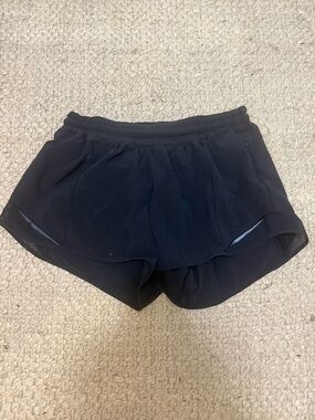 lululemon athletica Black Hotty Hot shorts 4”